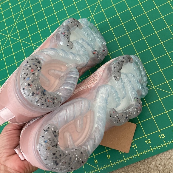 WOMENS AIR VAPORMAX 2021 FK - Picture 8 of 9